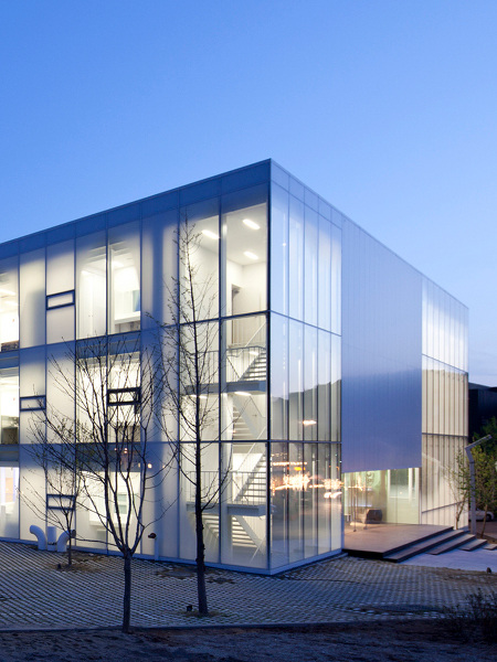 Selecting and Flashing Window, Storefront, Window Wall, and Curtain Wall Systems through the Exterior Enclosure
